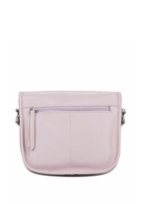 Sac bandoulière en cuir rose à texture lisse, avec poche zippée à l'avant et design épuré. Équipé de ferrures argentées et de bords arrondis.