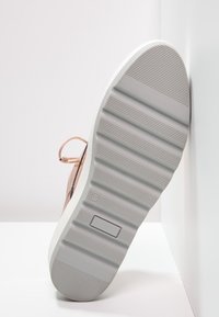 Steven New York Stringate sportive - rose gold-coloured
