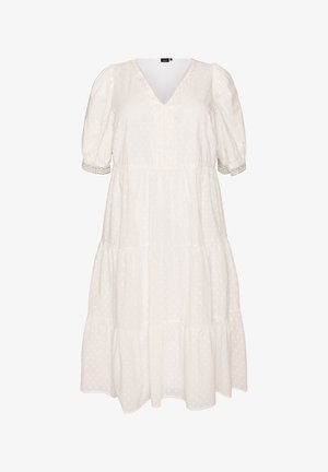 Hvid midi-kjole med pufærmer, V-halsudskæring, blondekant på ærmer og krop, lagdelt nederdel og diskret prikmønster på stoffet.