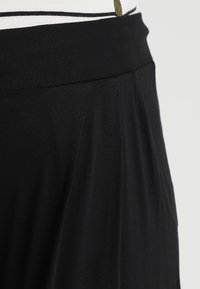 Envie de Fraise OSCAR - Calças de fato de treino - black