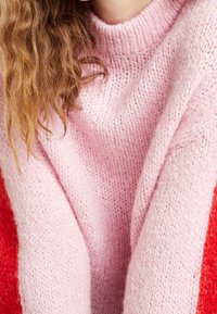 Lee Stickad tröja - light pink