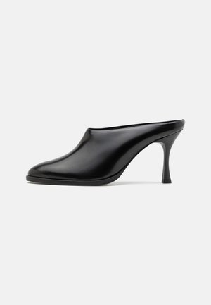 Pantolette hoch - black