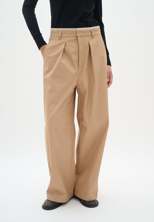 MALAIA - Stoffhose - tannin