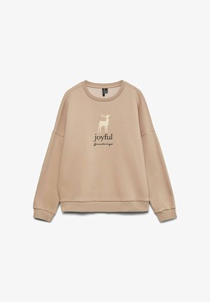 Světlý béžový svetr s klesajícími rameny, kulatým výstřihem a elastickými manžetami. Obsahuje krémový motiv jelena a černý text "radostné pozdravy".