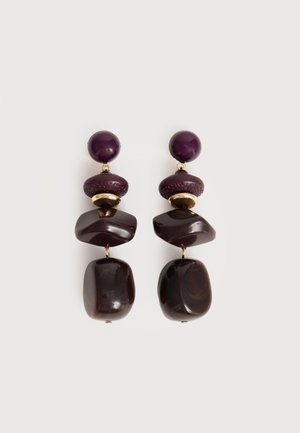 Ripatsiga kõrvarõngad tumevioletsete ümarate, tekstuuriga ovaalsete, kuldsete ja ebaühtlaselt tumedat pruunikat kivi meenutavate helmestega, mis on paigutatud vertikaalselt.