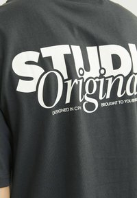 Jack & Jones JORVESTERBRO BACK SS CREW NECK  - Print T-shirt - forest river