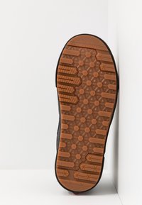 Vans Vysoké tenisky - black
