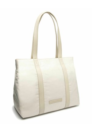 Beige draagtas van gladde stof, rechthoekige vorm, dubbele hengsels en subtiele naaddetails. Geen zichtbare hardware of accenten.