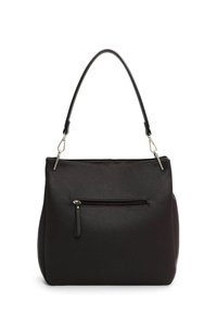 Borsa a mano in pelle nera con finitura texturizzata, dotata di una tasca con zip sulla parte anteriore e di un manico curvo. Dettagli in metallo argentato.