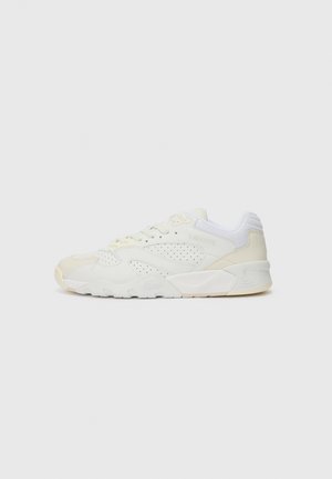GAME TRAINER 225 - Sportbačiai - white