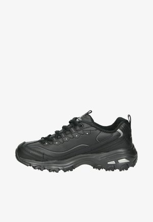 Scarpe da ginnastica nere con una tomaia sintetica texturizzata, chiusura con lacci e suola in gomma robusta. Presentano cuciture di accento e dettagli riflettenti.