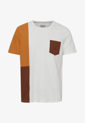 White short-sleeve t-shirt with orange and brown color block design. Features a chest pocket in brown. Made from soft cotton fabric.
