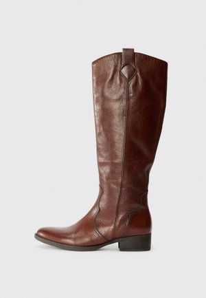 Boots - brown
