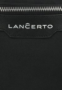 Lancerto NERKA CLARK - Saszetka nerka