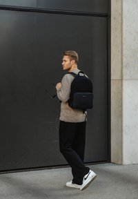 Kapten & Son VARDO - Mochila - all black