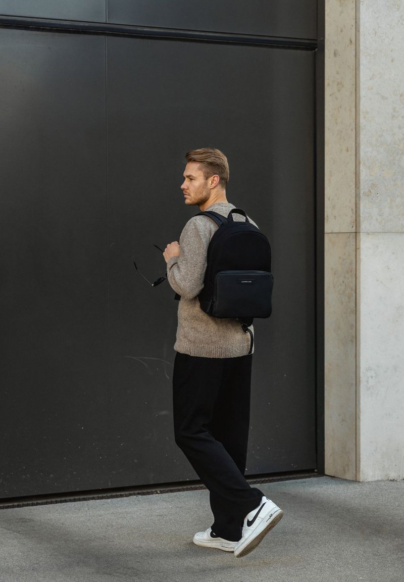 Kapten & Son VARDO Rugzak all black/zwart Zalando.be