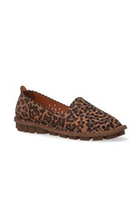 Hnědé a černé leopardí vzorované nazouvací boty s tkaným designem, vlnkovanými okraji a texturovanou gumovou podešví.