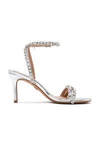 Sandali alti argento con cinturino sottile e chiusura alla caviglia, adornati con strass lungo le cinghie e design elegante con punta affusolata.