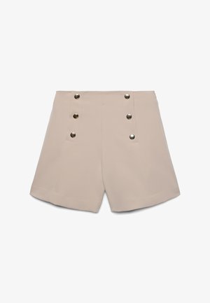 Short beige taille haute avec six boutons métalliques disposés en deux rangées verticales à l'avant, présentant une coupe à jambes larges.