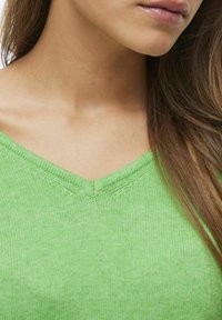 VILA VIRIL V NECK - Pulover - summer green
