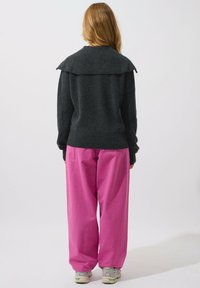 Authentic Cashmere KARMA - Strickpullover - mottled carbon