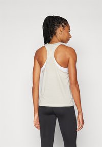 adidas Performance TRAIN ESSENTIALS MINIMAL BRANDING RACERBACK - Top - alumina/white