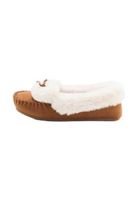 Pantofole in suede marrone con morbida fodera in pelliccia sintetica bianca, punta arrotondata, fiocco decorativo e dettagli cuciti lungo il bordo. Suola piatta.