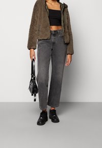Vero Moda Chaqueta de invierno - brown