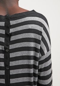 United Colors of Benetton Stickad tröja - black