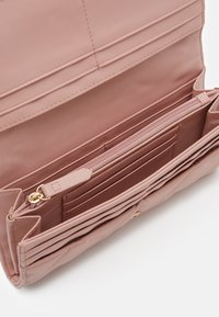 Valentino Bags OCARINA - Lommebok - cipria