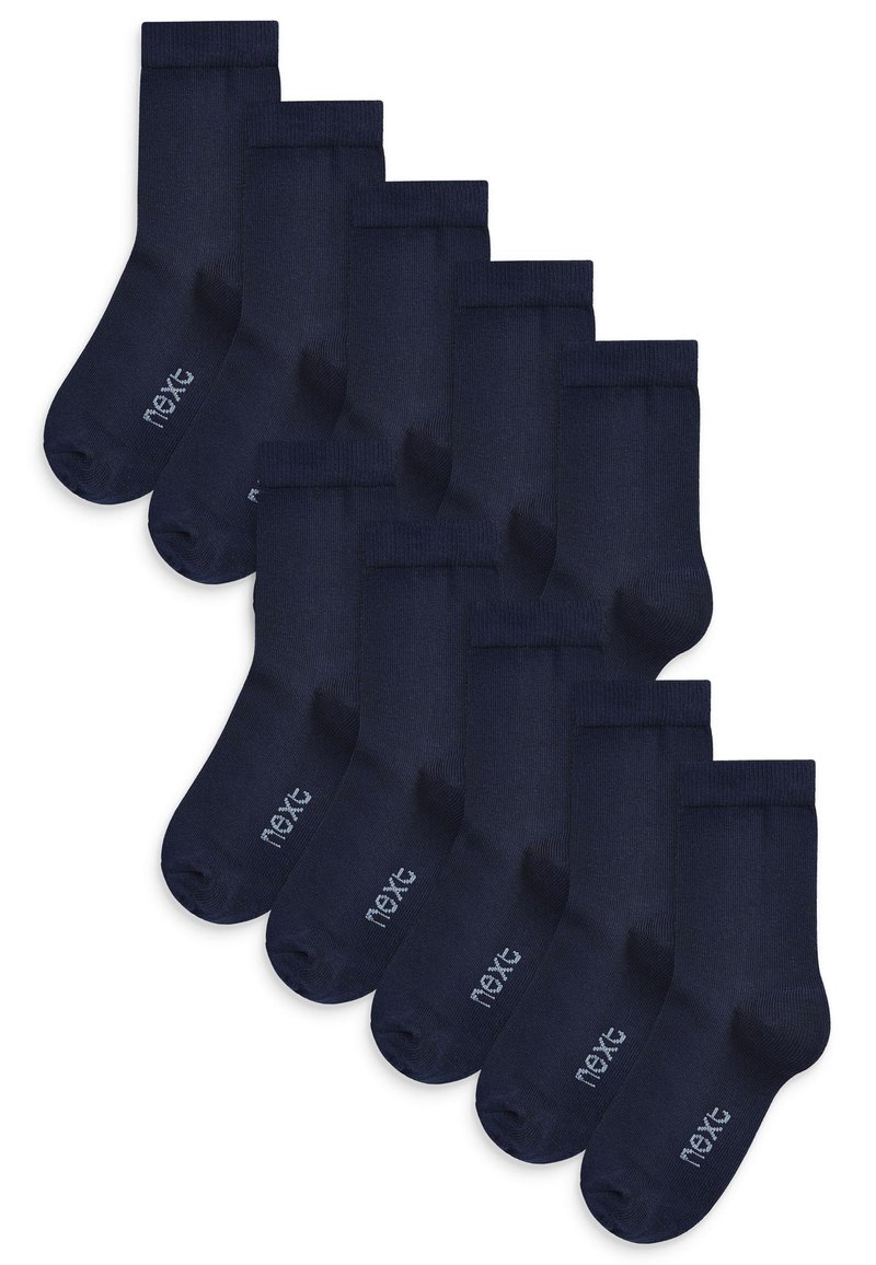 Calze di cotone blu navy, con un polsino a costine e una texture liscia. Dieci paia disposte in una pila. Ogni calza presenta un piccolo logo sul lato.