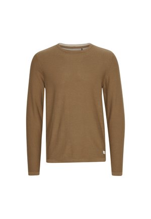 Bruine trui met lange mouwen gemaakt van zacht materiaal, met een ronde hals en een klein logolabel vlakbij de onderzoom, met een gladde textuur.