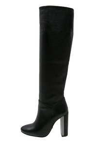 Schwarze Lederstiefel bis zum Knie mit glatter Textur, runder Zehenpartie und klobigem silbernen Absatz. Schlankes Design mit minimalen Nähdetails.
