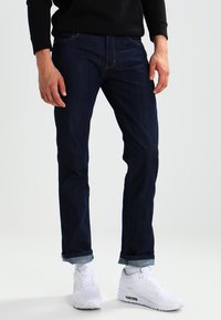 Wrangler SBORO - Calças de ganga de perna direita - ocean squall