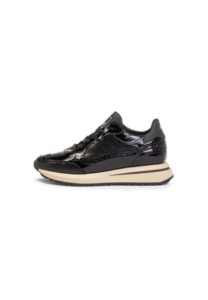 SUMI - Trainers - black