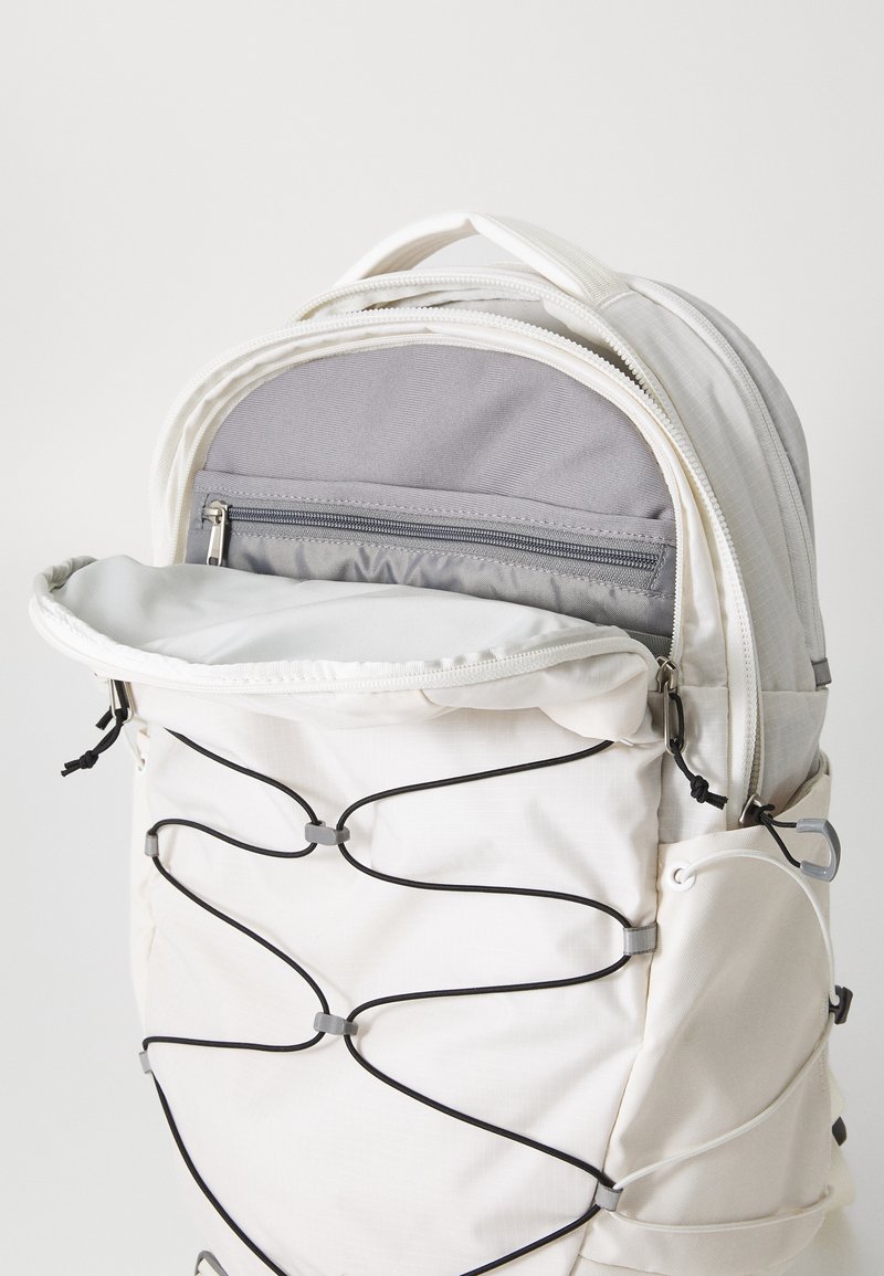 lululemon everyday backpack 2.0 23l Every day (001) Guess mini bag - compatible sleeve. Design/Color:Big Hibiscus | Navy Blue NRT