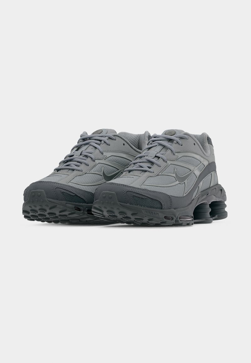 Nike Sportswear SHOX RIDE 2 NEW - Tenisky - light smoke grey/smoke grey