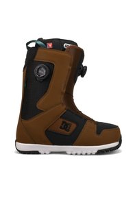 Braun und schwarze Snowboardstiefel mit weißer Sohle, BOA-Dial-Verschluss und DC-Logo an der Seite.