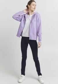 Oxmo OXHOLUNDER - Felpa con zip - sand verbena