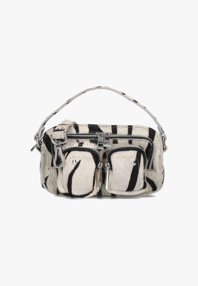 Zebraprint handtas van zacht bont, met een hoofdritscompartiment en twee voortassen, afgewerkt met zilverkleurige hardware en een korte schouderriem.