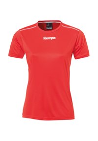 Rød kortærmet træningsshirt lavet af glat, syntetisk materiale. Har en rund halsudskæring, hvid "Kempa" logo og kontrasterende sting på skuldrene.