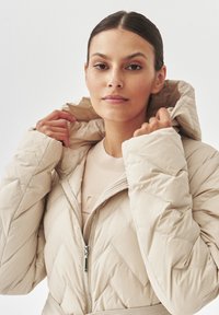 TATUUM GAMI - Down coat - light beige