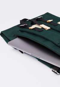 Sandqvist BERNT UNISEX zielony