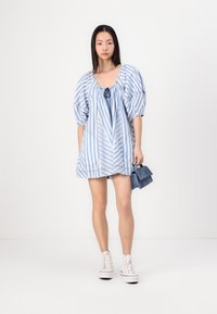 Free People BOP AROUND ROMPER - Kombinezonas - blue