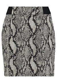 Mini-jupe en imprimé serpent noir et blanc avec une finition texturée, dotée d'une taille élastique noire unie pour un look ajusté.