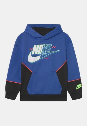 Hoodie bleu et noir avec une poche avant, présentant un graphisme multicolore de Nike et des accents néon sur les manches et l'ourlet.