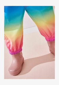 Non selezionato, multi