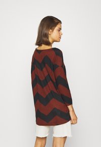 ONLY ONLELCOS AOP JRS NOOS - Pikkade varrukatega topp - burnt henna/black
