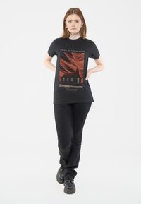 Paradiso Clothing BRING ME THE HORIZON YOUR CURSED - Print T-shirt - black