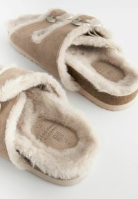 Next FOREVER COMFORT - REGULAR FIT - Papucsok - neutral